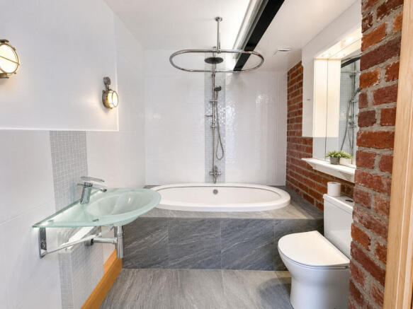 2 bed Apartment for sale Image 6