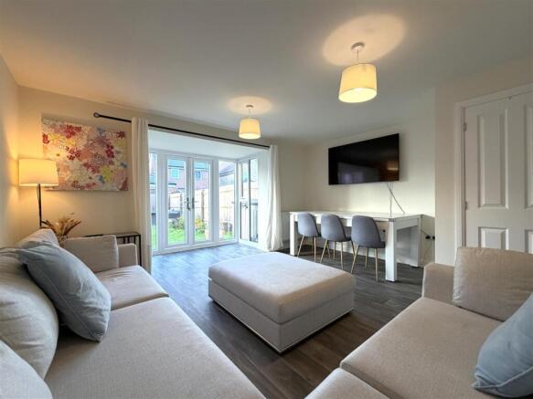 Lovely Lounge/Diner 162