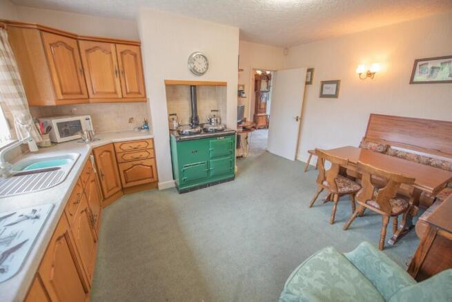 4 bed Detached for sale Image 5