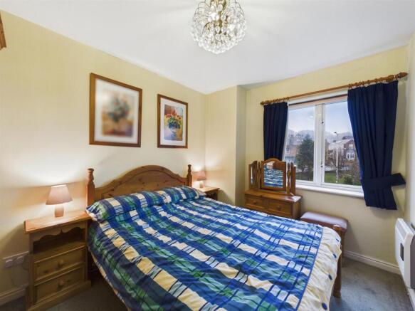 2 bed Apartment to rent Image 5