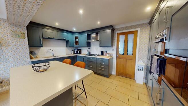 Open plan kitchen/dining room