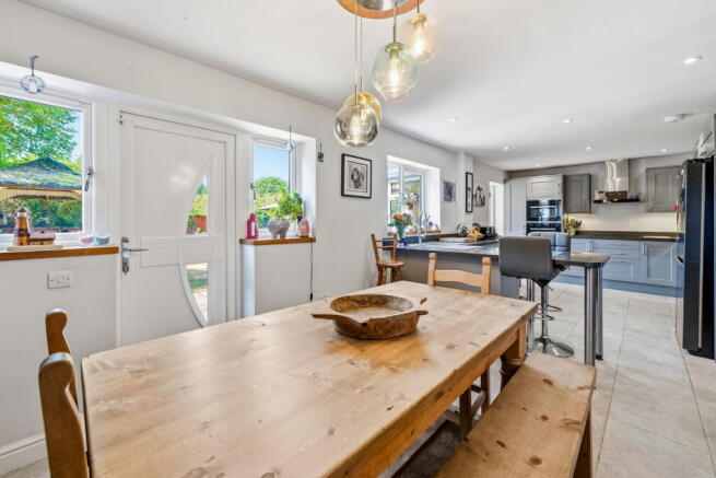 Priors Meadow, Southam, CV47 1GE photo 4