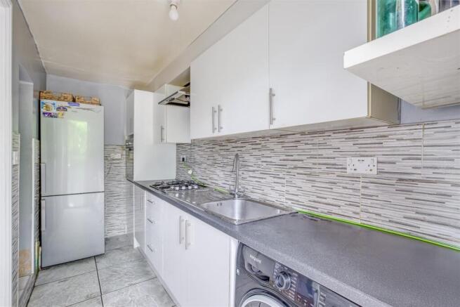 180 Spearing Road, HP12 3LA-9.jpg