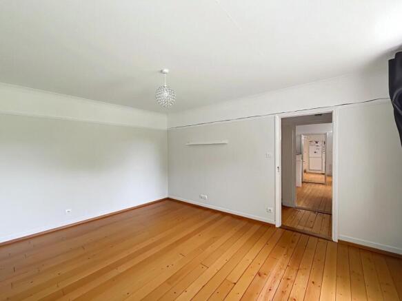 17 B - Dining room.jpg