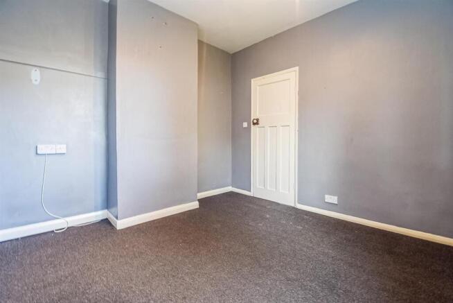 3 bed Semi-Detached to rent Image 10