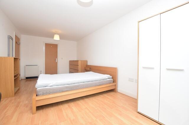 2 bed Apartment to rent Image 8