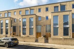 26, Ilminster Gardens, London SW11 1PF
