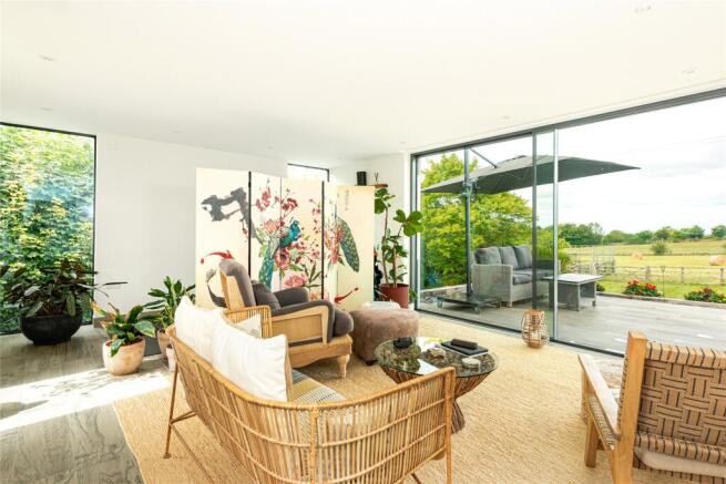 Ellesborough Road, Little Kimble, Buckinghamshire, HP17 photo 4