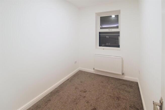 2 bed Flat to rent Image 4