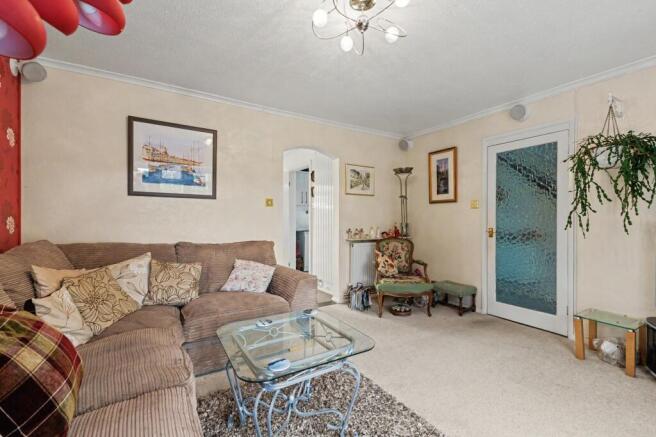 Allesborough Drive, Pershore, WR10 photo 2