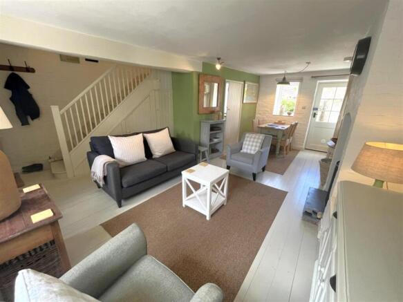 Sitting room 1.jpg