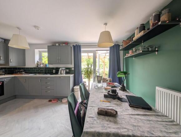 3 bed Semi-Detached for sale Image 6