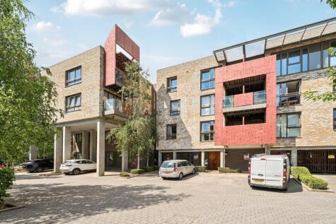 Blondin Way, London, SE16