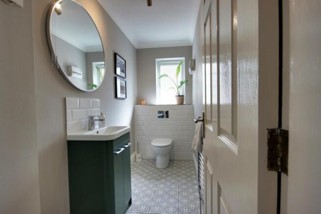 5 bed Detached for sale Image 10