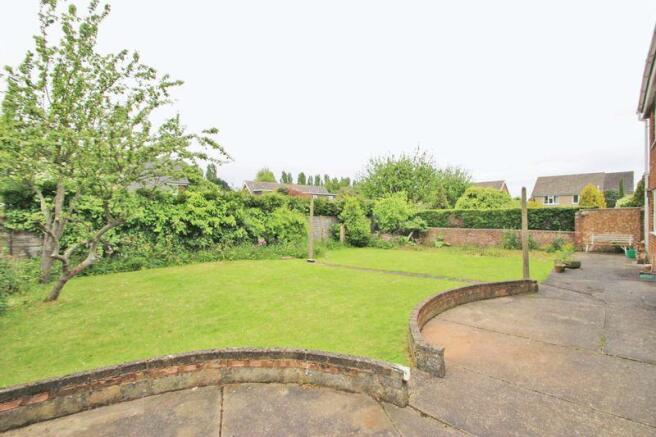 Rear garden fr...