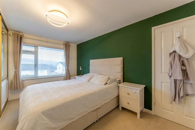 11 Hazel Close-1.jpg