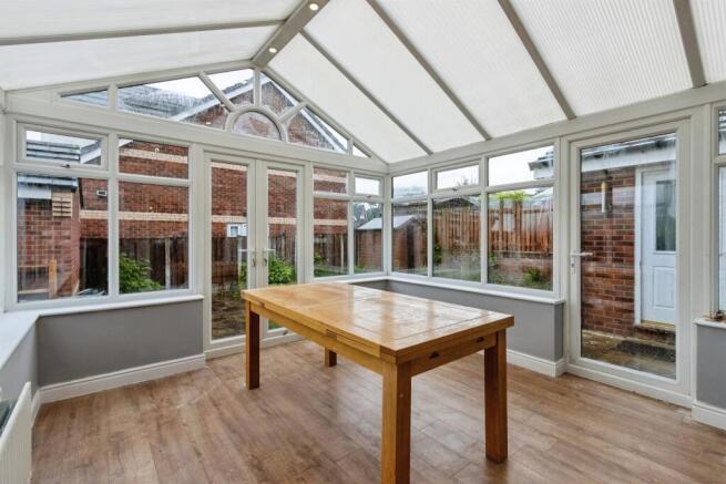 6 bed Detached for sale Image 7