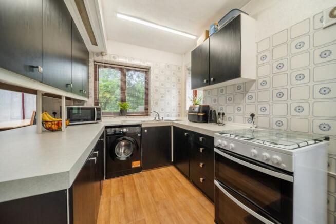 4 bed Detached for sale Image 8