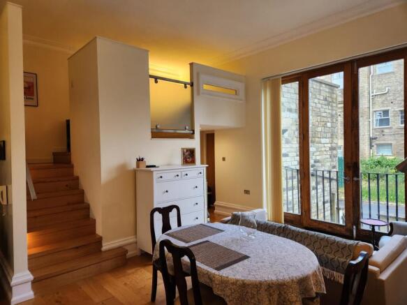 1 bed Apartment to rent Image 4