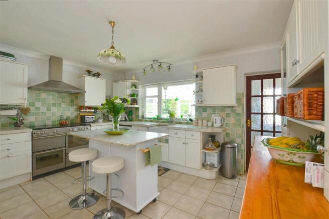 Kitchen/ Breakfast Room