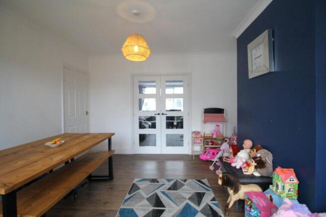 3 bed Semi-Detached for sale Image 9
