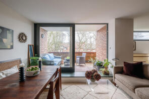 13, Highgate Spinney, Crescent Road, Hornsey, London N8 8AR