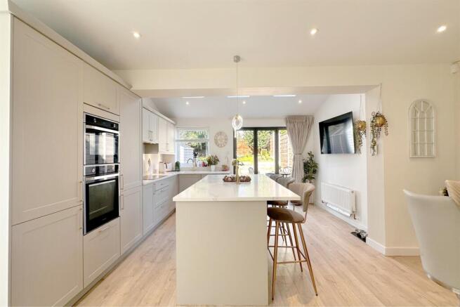 Open Plan Kitchen Li