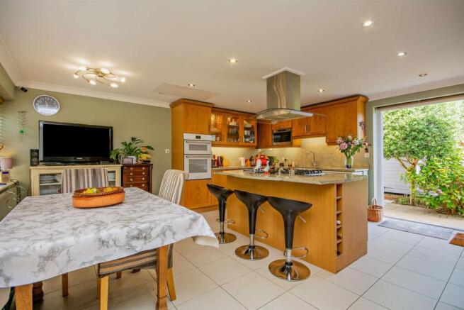 8694919-interior11-800.jpg
