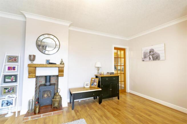 [] - 27 Mount Crescent_0214-HDR copy.jpg