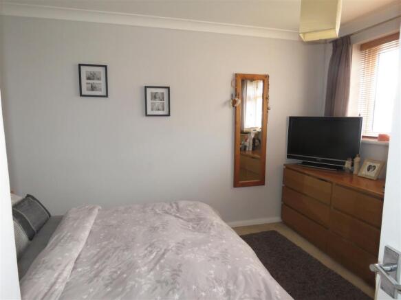 Bedroom 1.JPG