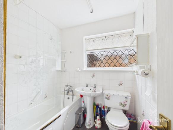 3 bed Bungalow for sale Image 8