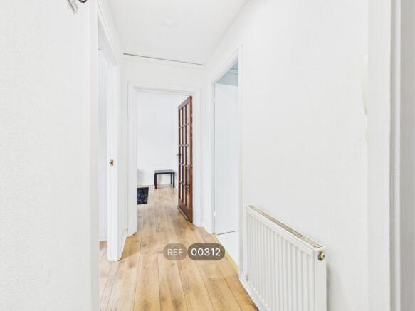 1 bed Apartment to rent Image 8