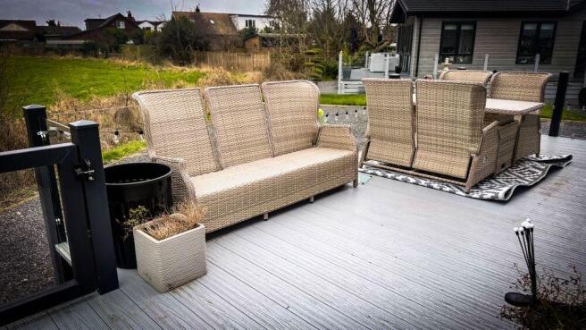 Prestige Majestic Exterior Photo At Willowgrove Le