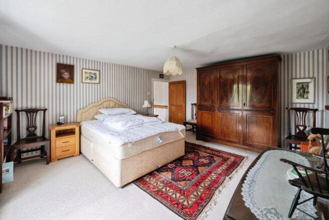 4 bed Detached for sale Image 11