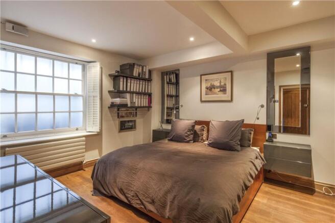 Bedroom: W2