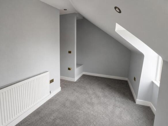 6 bed House to rent Image 3
