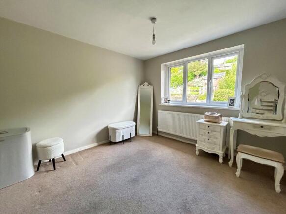 3 bed Semi-Detached for sale Image 9