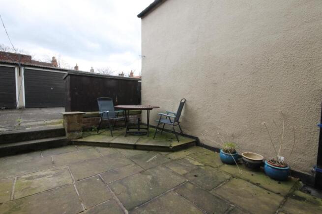 COMMUNAL YARD
