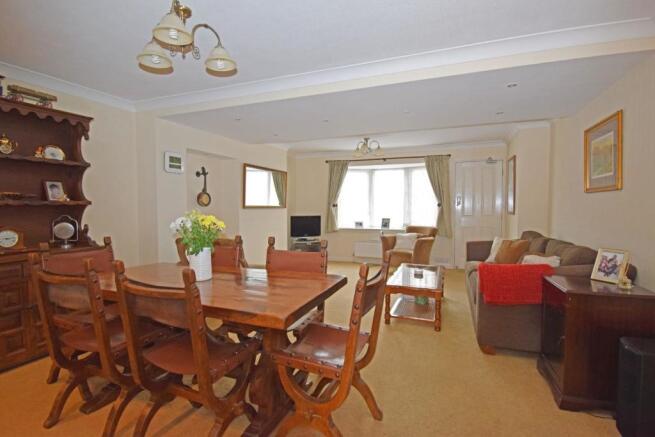 58 Churchfields Close, living 1.jpg