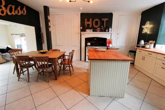 Kitchen.JPG