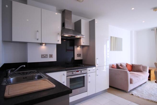 1 bed Flat for sale Image 2
