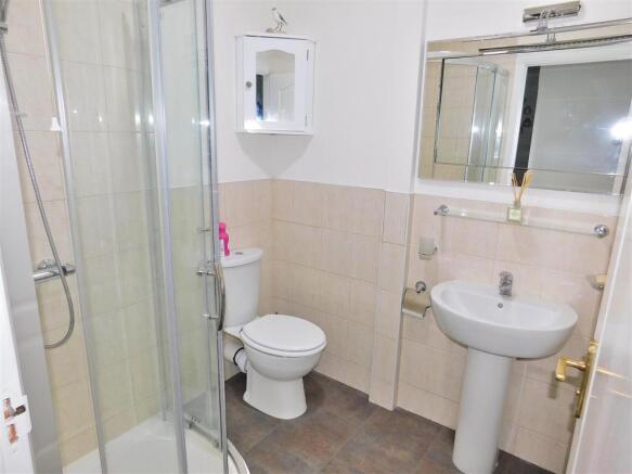SHOWER ROOM.JPG