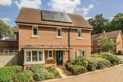 Lowther Close, Chertsey