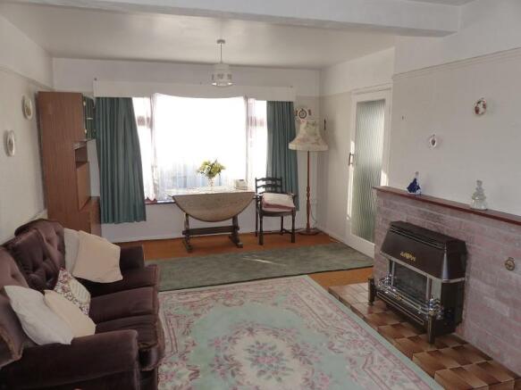 Lounge/Dining Room