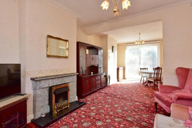 THROUGH LOUNGE