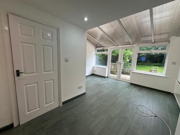 3 bed Semi-Detached to rent Image 7