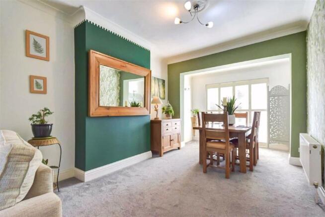 Living room/ Dining room (Alternative View)