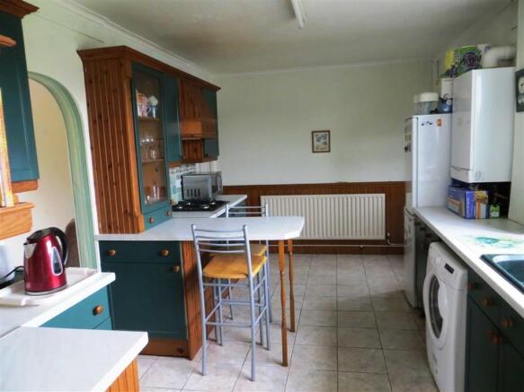 SPACIOUS FITTED LIVI