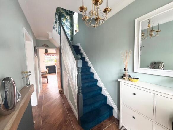 3 bed Semi-Detached for sale Image 8