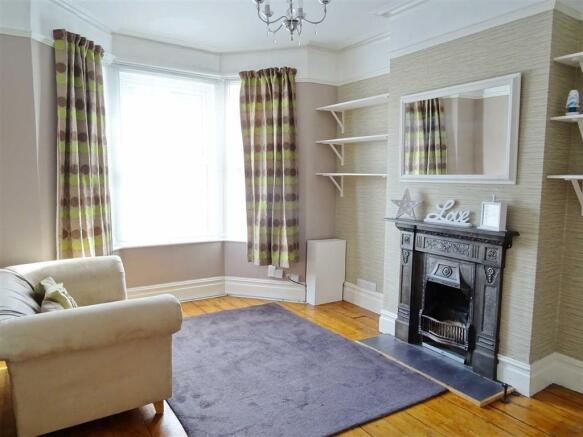 SITTING ROOM: